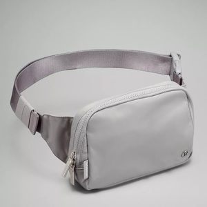 Lululemon everywhere belt bag, small